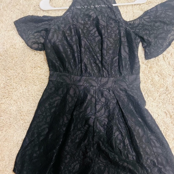 bCBG Generation Black lace romper size 2 nwt - Picture 8 of 10
